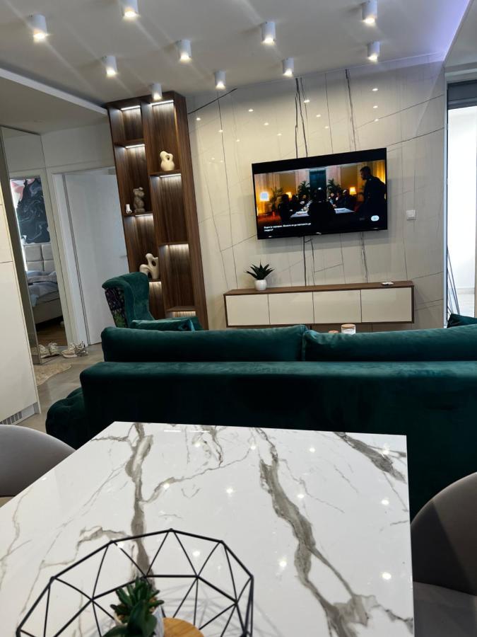 בייאליינה Apartman Exit מראה חיצוני תמונה